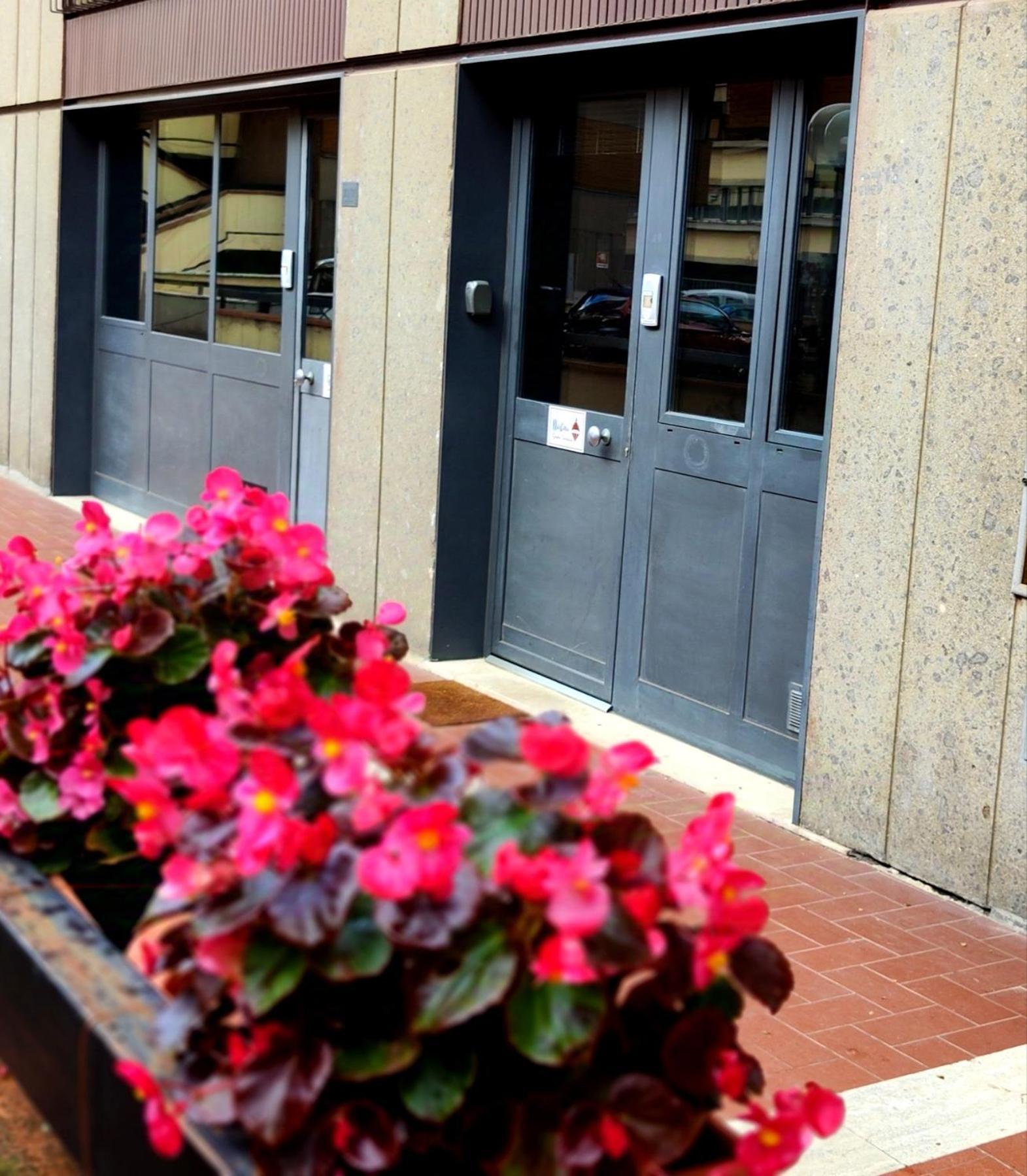Gemme Fiorentine Apartments In Front Of The Train Station 5 Minutes From The Centre Free Parking Florens Exteriör bild
