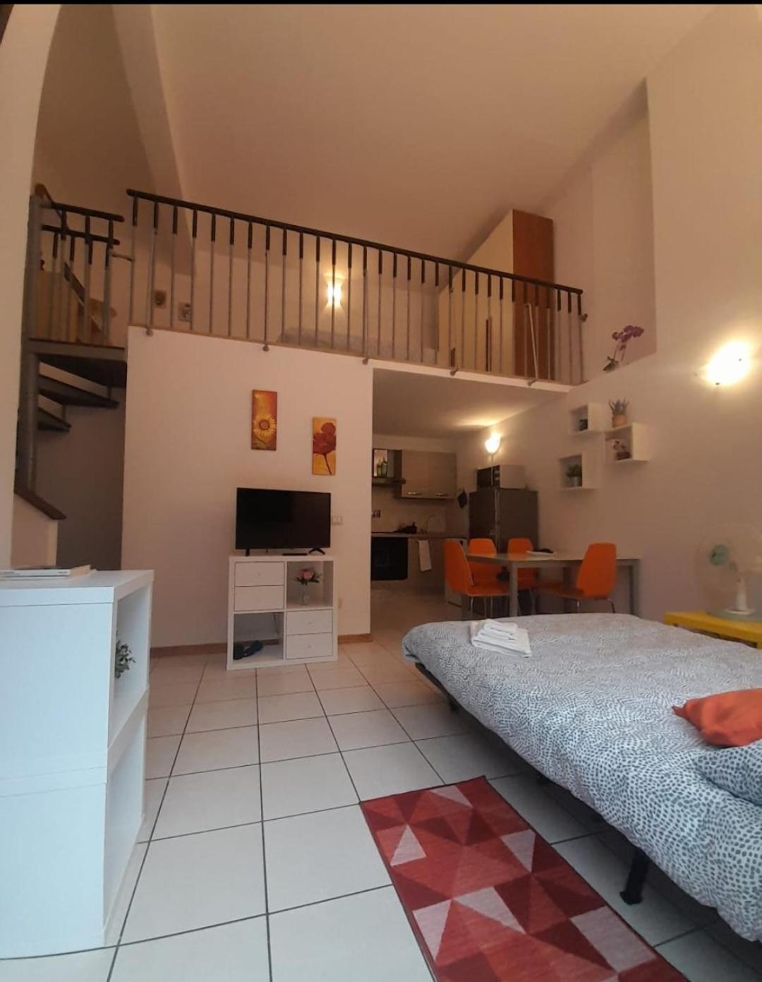 Gemme Fiorentine Apartments In Front Of The Train Station 5 Minutes From The Centre Free Parking Florens Exteriör bild