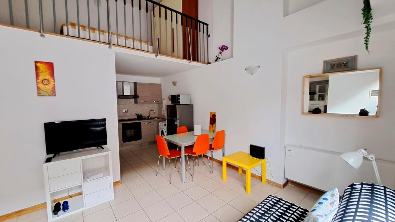Gemme Fiorentine Apartments In Front Of The Train Station 5 Minutes From The Centre Free Parking Florens Exteriör bild